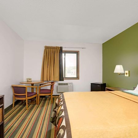 Super 8 By Wyndham Buffalo Exterior foto